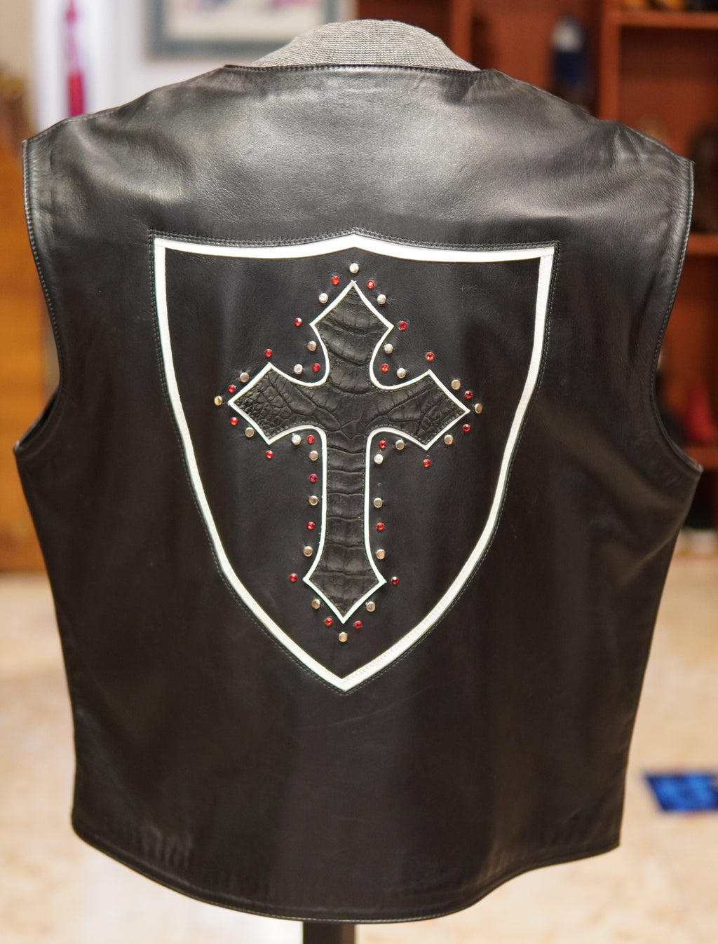 Leather Vest & Crocodile Cruises US XXL image 2