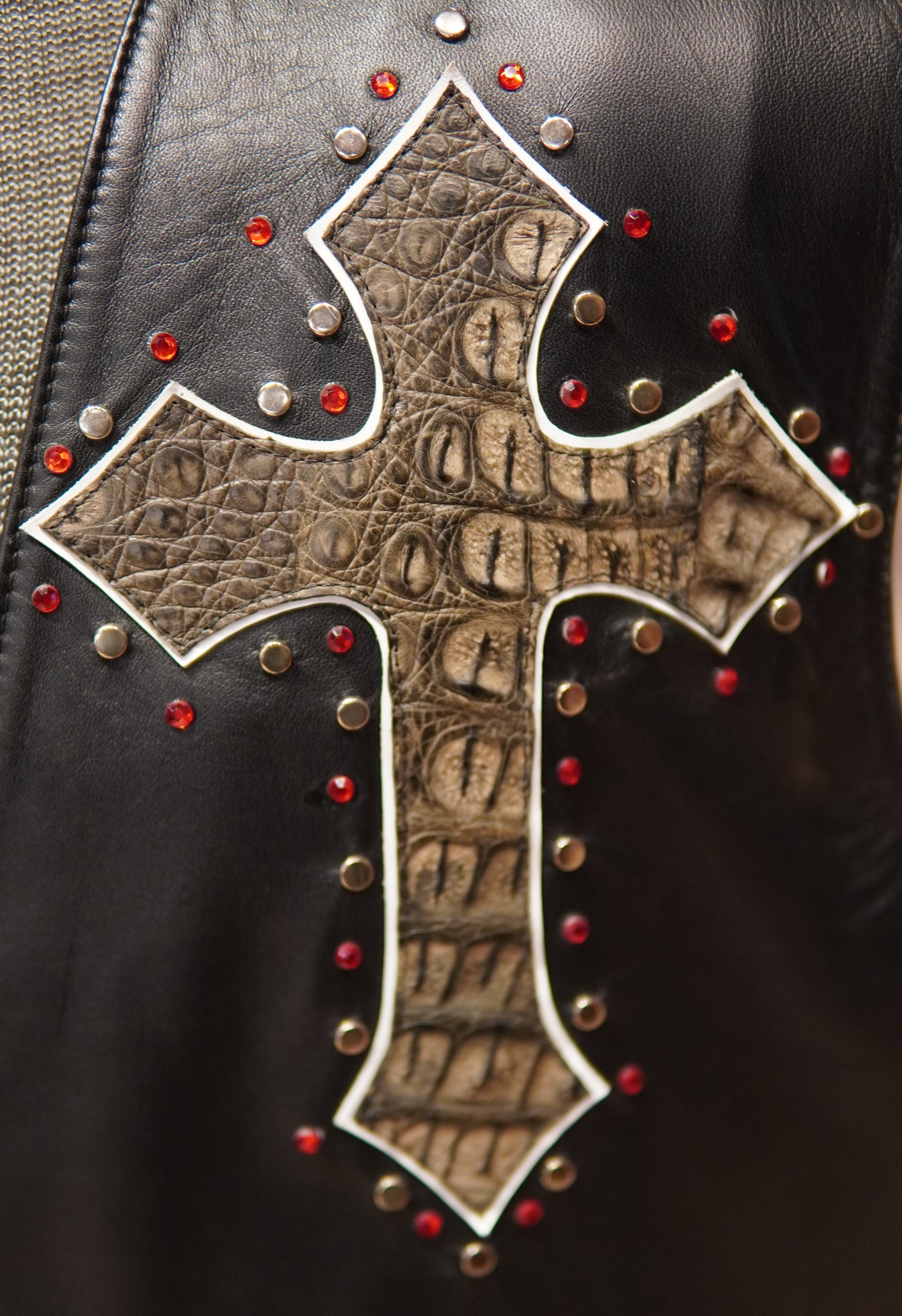 Leather Vest & Crocodile Cruises US XXL image 1