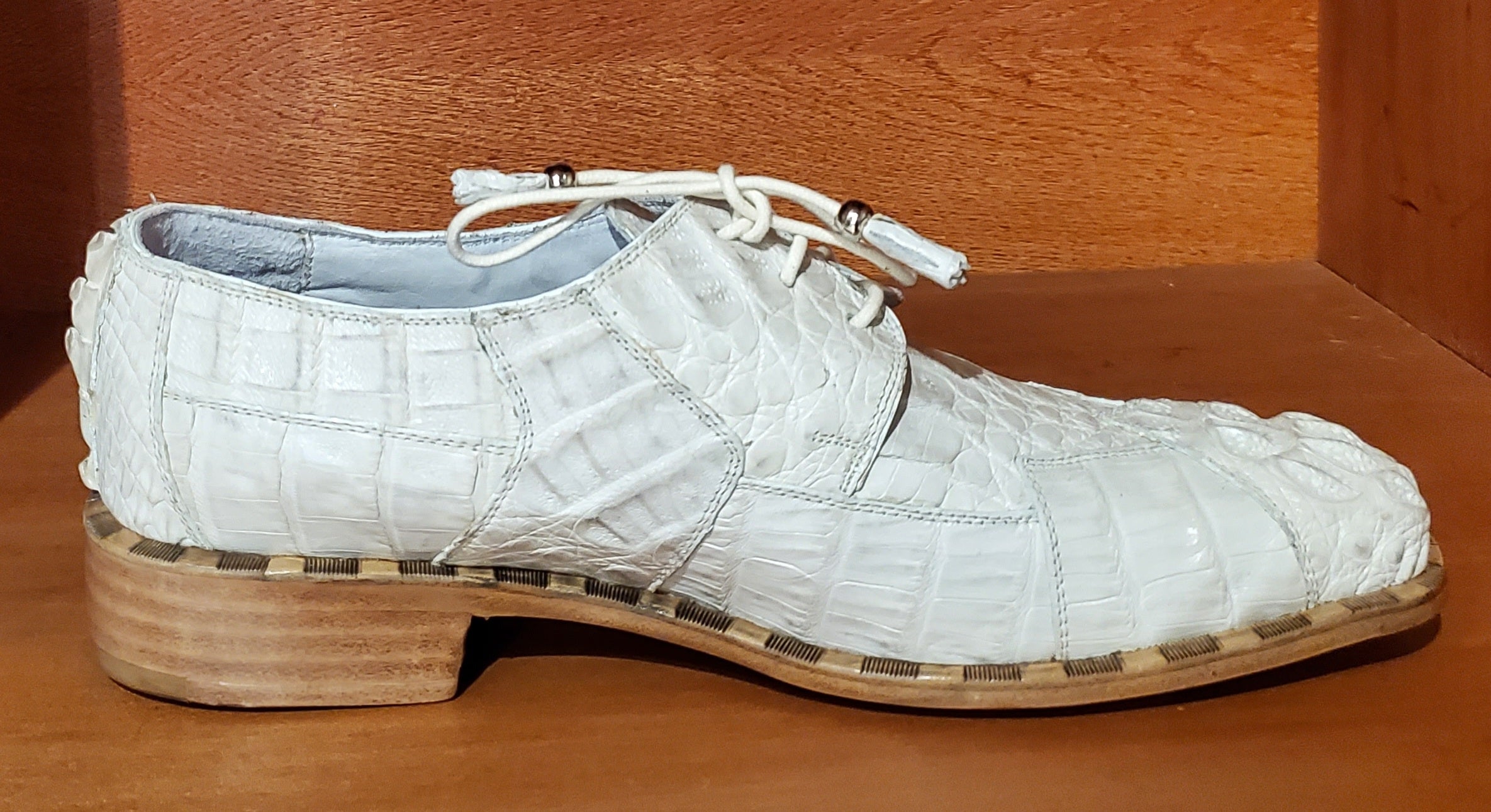 007 White Bone Crocodile Dress Shoe US Men's 11 image 0