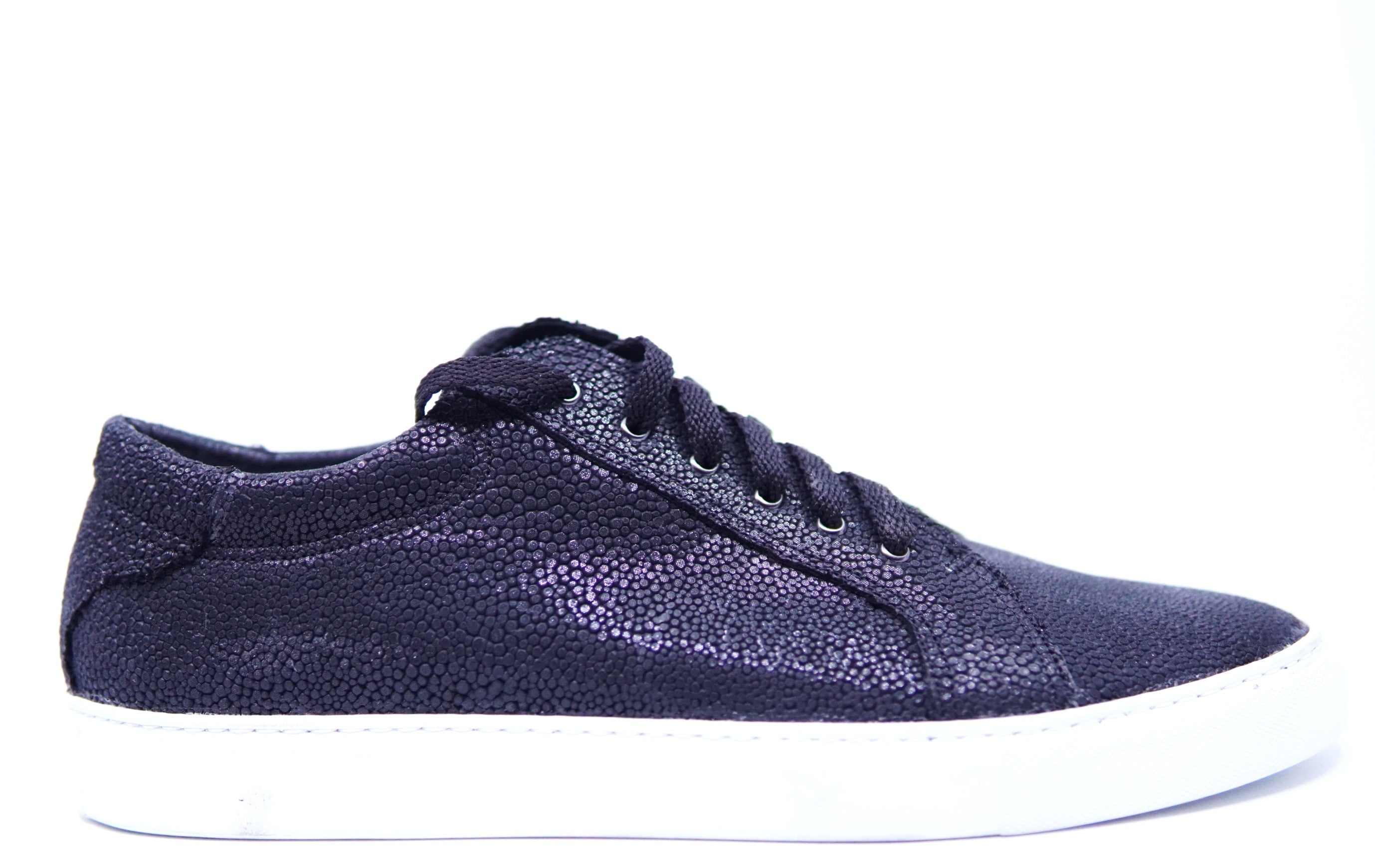 Stingray Textured Leather Sneakers US 11 image 0