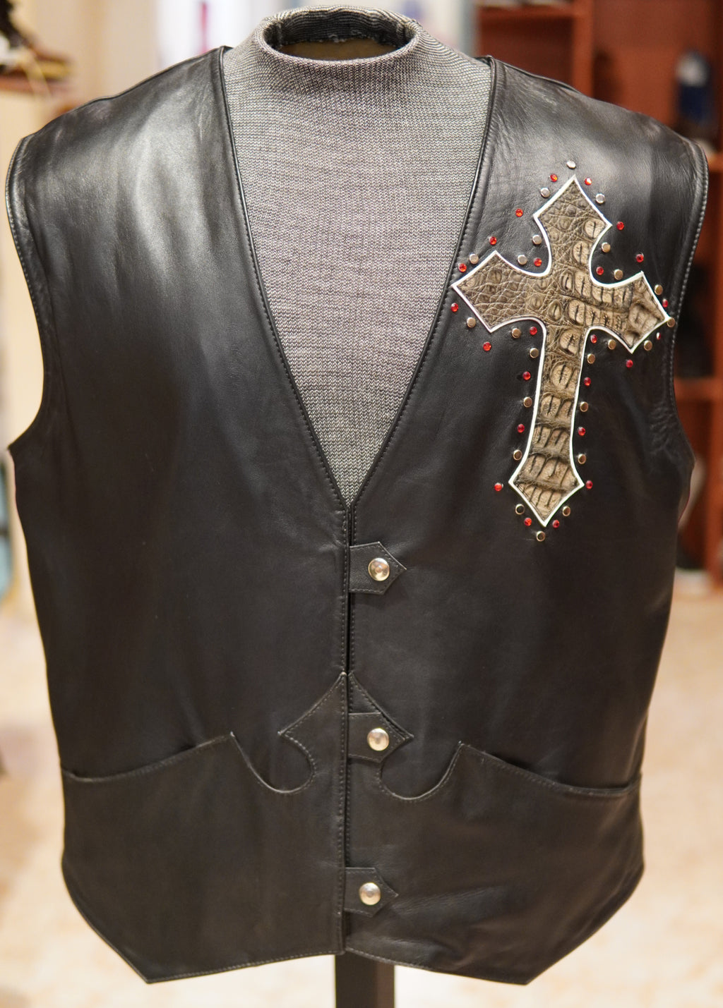 Leather Vest & Crocodile Cruises US XXL image 0