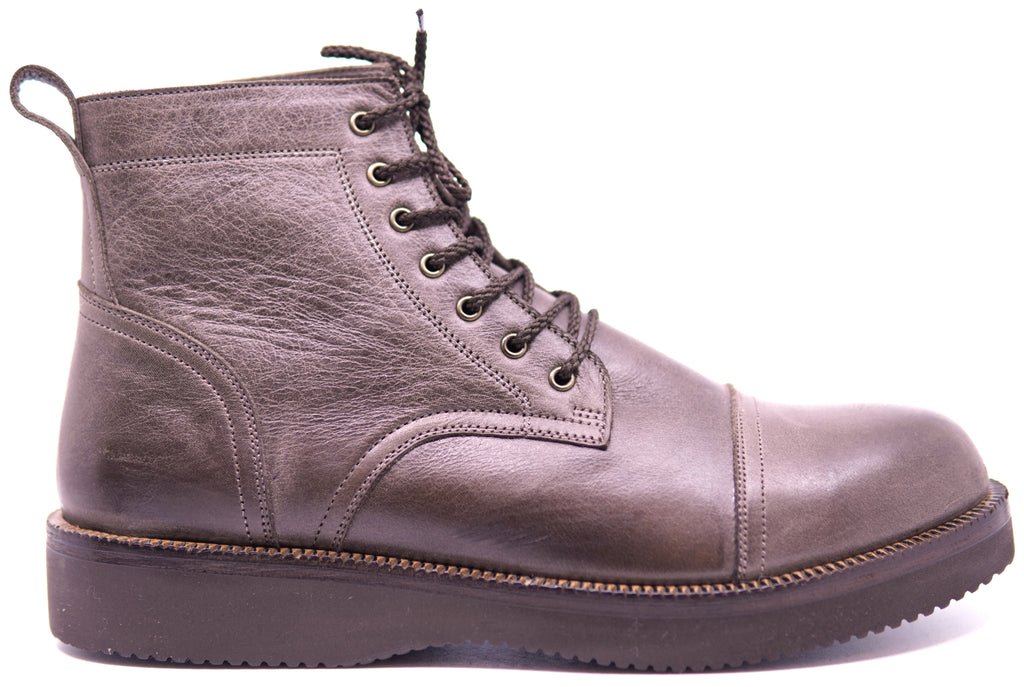 Genuine Leather Cap Toe Boots 9.5-US Men's 9.5 image 0