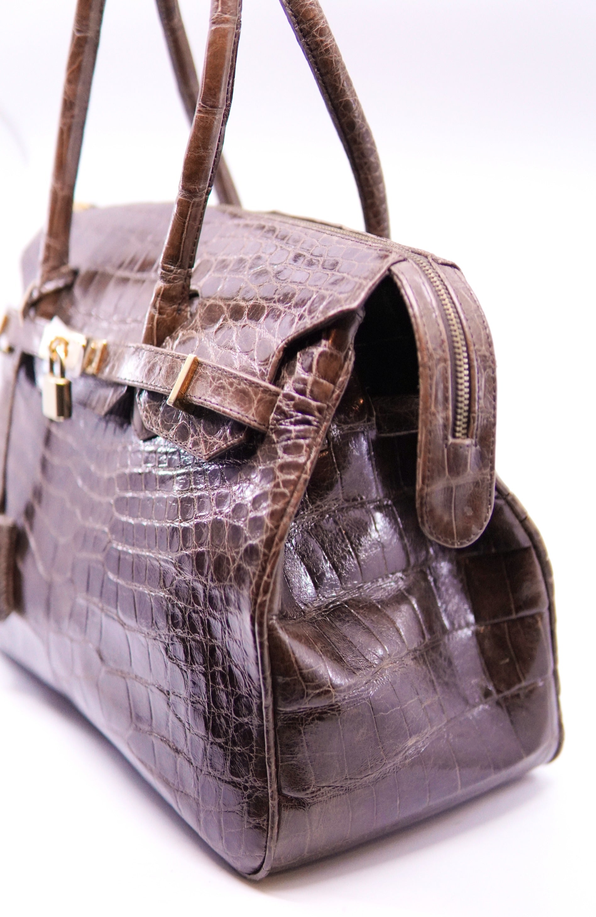 Full Alligator Large Purse image 2